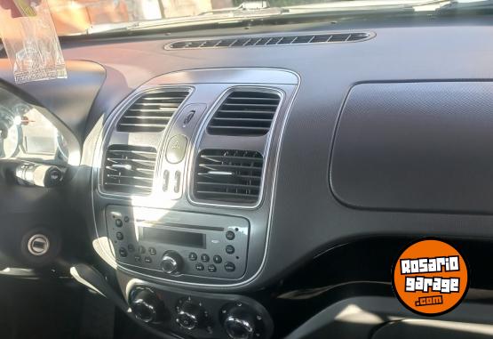 Autos - Fiat Palio 2016 GNC 140000Km - En Venta