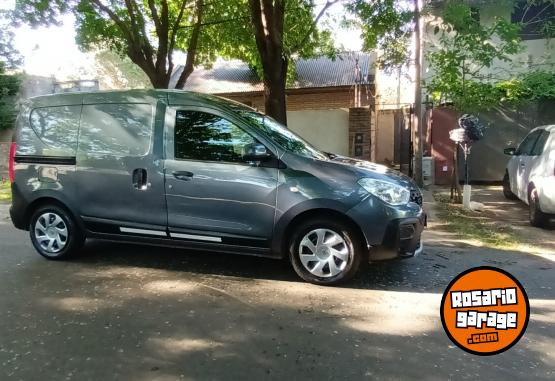 Utilitarios - Renault Kangoo 2018 GNC 107000Km - En Venta