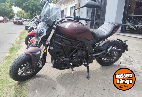 Motos - Benelli 502 C 2023 Nafta 8400Km - En Venta