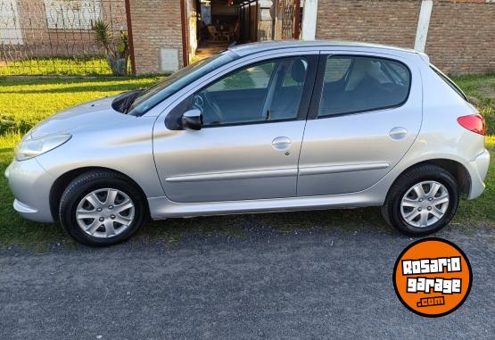 Autos - Peugeot 207 2014 Nafta 121000Km - En Venta
