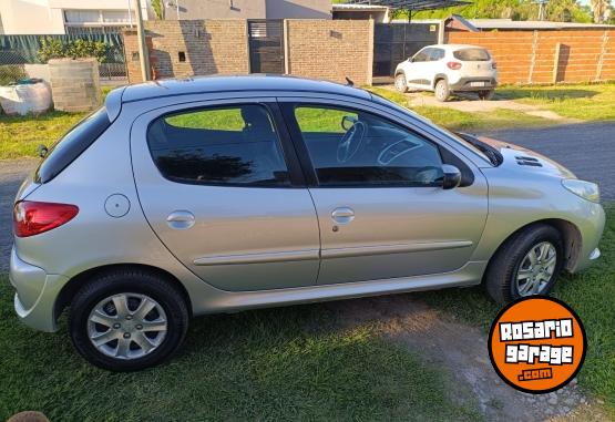 Autos - Peugeot 207 2014 Nafta 121000Km - En Venta