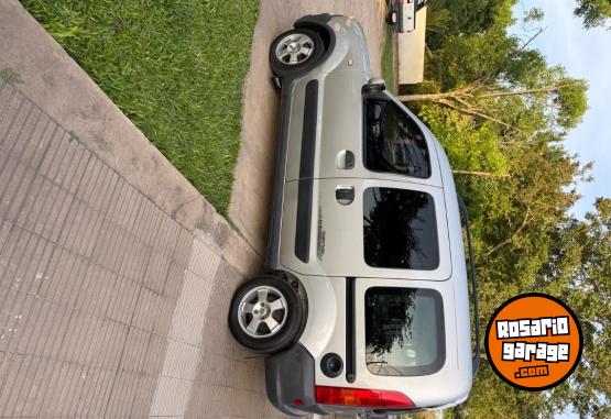 Utilitarios - Renault Kangoo 2015 Nafta 145000Km - En Venta