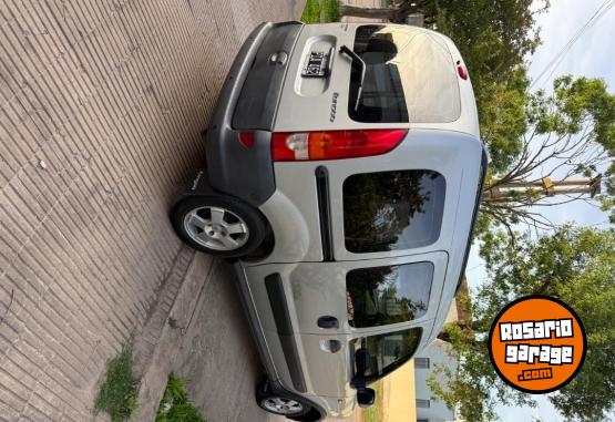 Utilitarios - Renault Kangoo 2015 Nafta 145000Km - En Venta