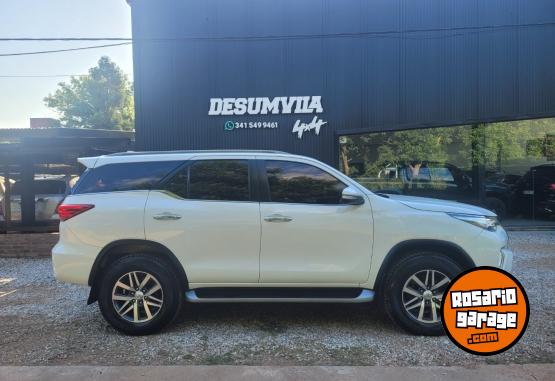 Camionetas - Toyota SW4 SRX 4X4 7A 2017 Diesel 200000Km - En Venta