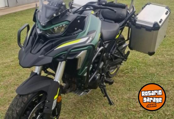 Motos - Benelli TRK 702 2024 Nafta 7500Km - En Venta