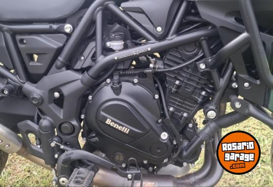 Motos - Benelli TRK 702 2024 Nafta 7500Km - En Venta