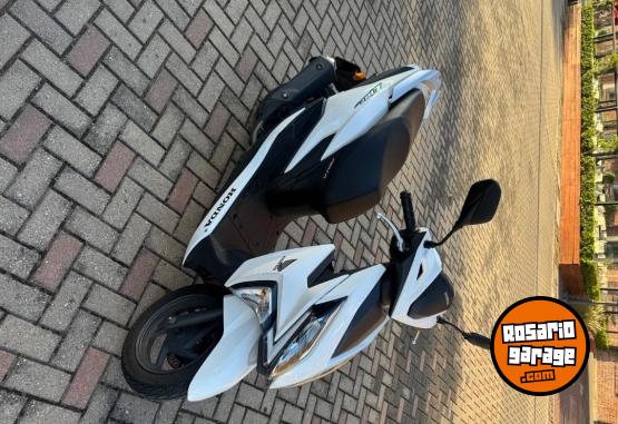 Motos - Honda Elite 2018 Nafta 8200Km - En Venta