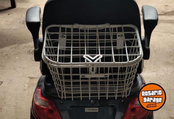 Cuatris y UTVs - Otra marca triciclo electrico 2024 GNC 10Km - En Venta