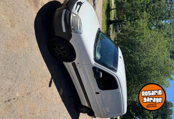 Utilitarios - Peugeot Partner 2012 Diesel 148000Km - En Venta