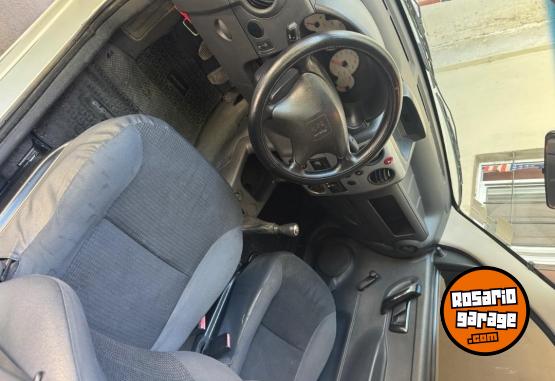 Utilitarios - Peugeot Partner 2012 Diesel 148000Km - En Venta