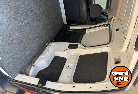 Utilitarios - Peugeot Partner 2012 Diesel 148000Km - En Venta