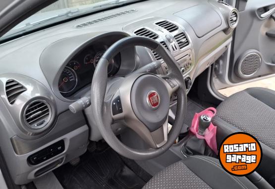 Autos - Fiat Grand Siena 2013 Nafta 122000Km - En Venta