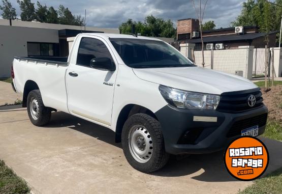 Camionetas - Toyota HILUX cabina simple 2019 Diesel 198000Km - En Venta