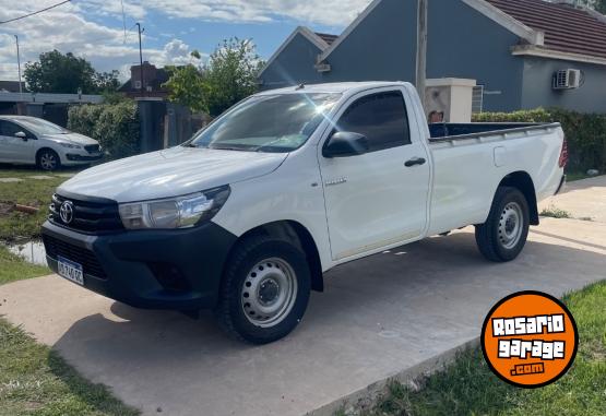 Camionetas - Toyota HILUX cabina simple 2019 Diesel 198000Km - En Venta
