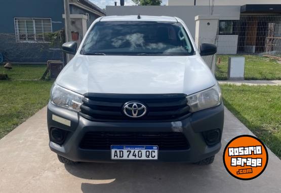 Camionetas - Toyota HILUX cabina simple 2019 Diesel 198000Km - En Venta