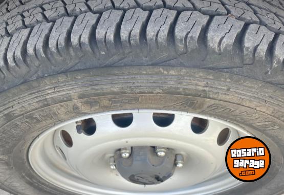 Camionetas - Toyota HILUX cabina simple 2019 Diesel 198000Km - En Venta