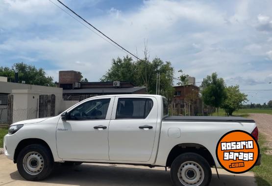 Camionetas - Toyota Hilux Dx 2020 Diesel 150000Km - En Venta