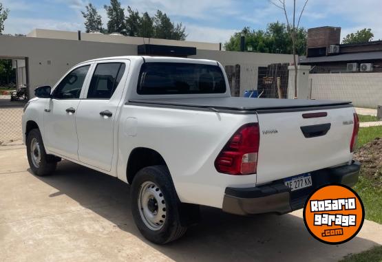 Camionetas - Toyota Hilux Dx 2020 Diesel 150000Km - En Venta