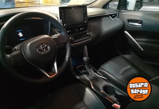Autos - Toyota COROLLA CROSS SEG CVT 2021 Nafta 73821Km - En Venta