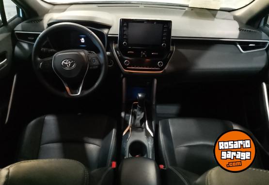 Autos - Toyota COROLLA CROSS SEG CVT 2021 Nafta 73821Km - En Venta