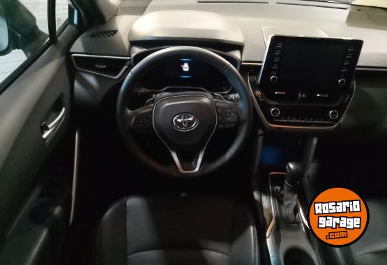Autos - Toyota COROLLA CROSS SEG CVT 2021 Nafta 73821Km - En Venta