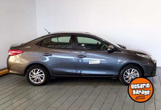Autos - Toyota YARIS XLS 1,5 6M/T 2022 Nafta 92686Km - En Venta