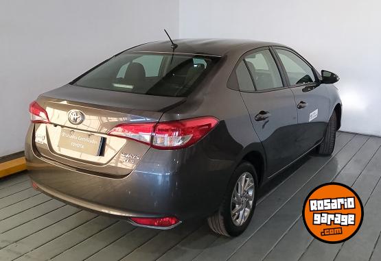 Autos - Toyota YARIS XLS 1,5 6M/T 2022 Nafta 92686Km - En Venta