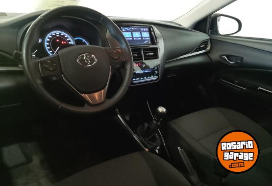 Autos - Toyota YARIS XLS 1,5 6M/T 2022 Nafta 92686Km - En Venta