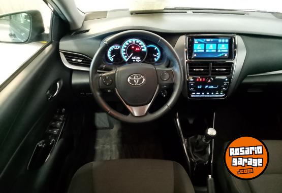 Autos - Toyota YARIS XLS 1,5 6M/T 2022 Nafta 92686Km - En Venta