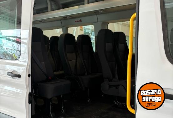 Utilitarios - Ford Transit Minibus 17+1 2025 Diesel 0Km - En Venta