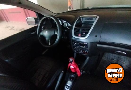 Autos - Peugeot 207 2012 Nafta 148000Km - En Venta