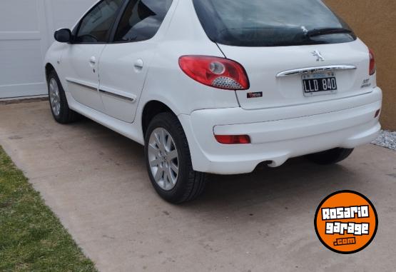 Autos - Peugeot 207 2012 Nafta 148000Km - En Venta
