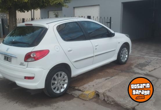 Autos - Peugeot 207 2012 Nafta 148000Km - En Venta