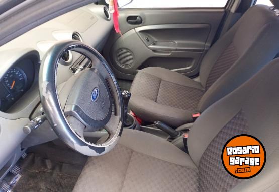 Autos - Ford Fiesta 2005 Nafta 200000Km - En Venta