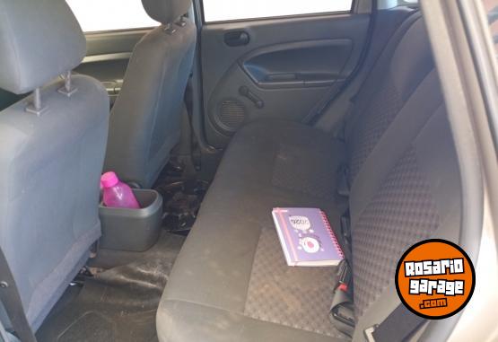 Autos - Ford Fiesta 2005 Nafta 200000Km - En Venta