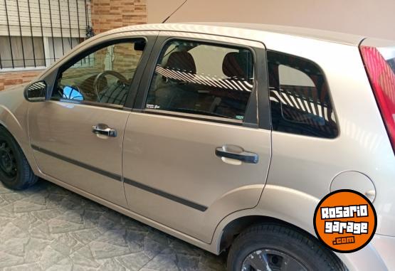 Autos - Ford Fiesta 2005 Nafta 200000Km - En Venta