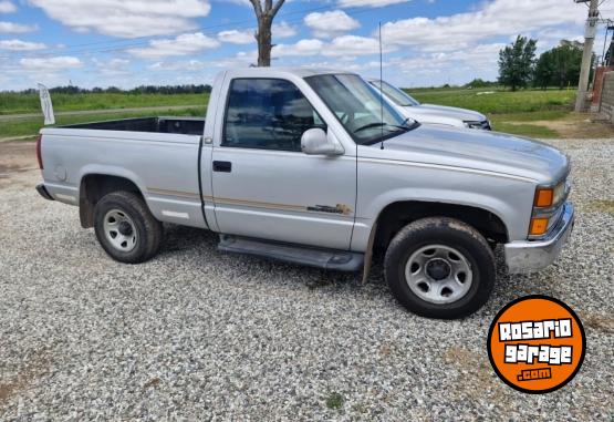 Camionetas - Chevrolet Silverado 1999 Diesel 180000Km - En Venta