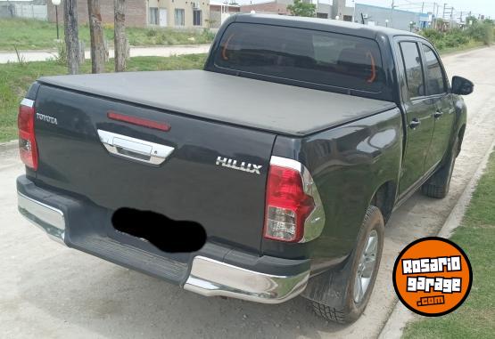 Camionetas - Toyota Hilux sr 4x2 mt 2019 Diesel 22900Km - En Venta