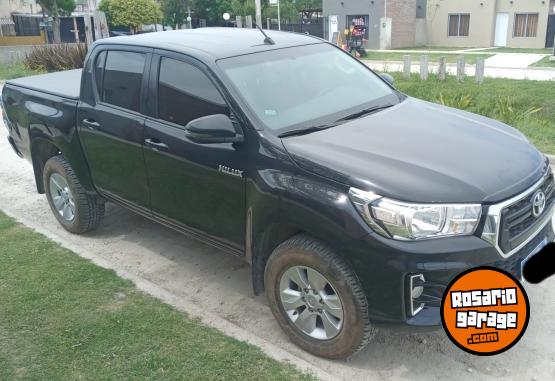 Camionetas - Toyota Hilux sr 4x2 mt 2019 Diesel 22900Km - En Venta