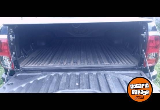 Camionetas - Toyota Hilux sr 4x2 mt 2019 Diesel 22900Km - En Venta