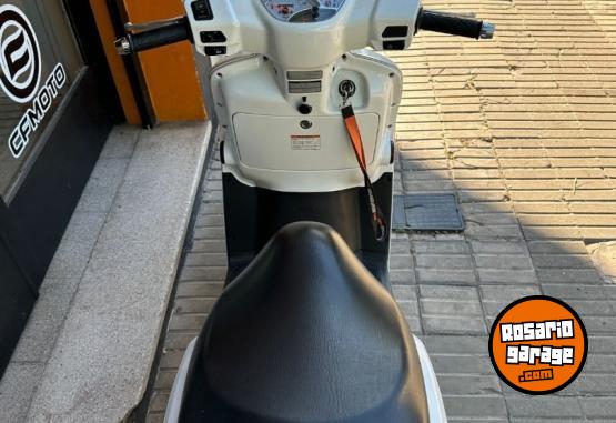 Motos - Kymco LIKE 125 2022 Nafta 10800Km - En Venta