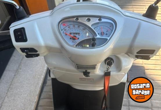 Motos - Kymco LIKE 125 2022 Nafta 10800Km - En Venta