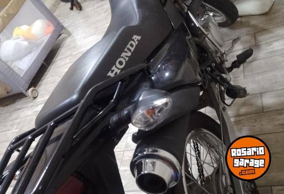 Motos - Honda XR  150cc 2023 Nafta 15000Km - En Venta