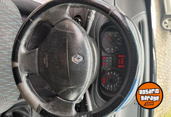 Utilitarios - Renault Kangoo 2015 Nafta 130000Km - En Venta