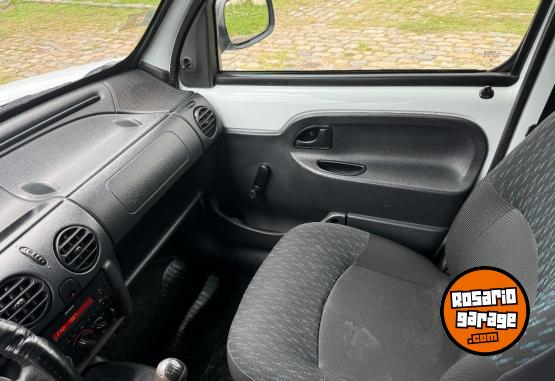 Utilitarios - Renault Kangoo 2015 Nafta 130000Km - En Venta
