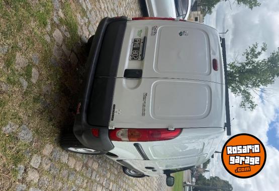 Utilitarios - Renault Kangoo 2015 Nafta 130000Km - En Venta