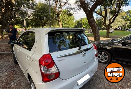Autos - Toyota Etios 2016 Nafta 115000Km - En Venta