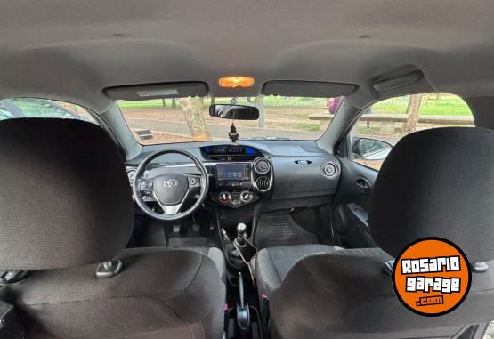 Autos - Toyota Etios 2016 Nafta 115000Km - En Venta
