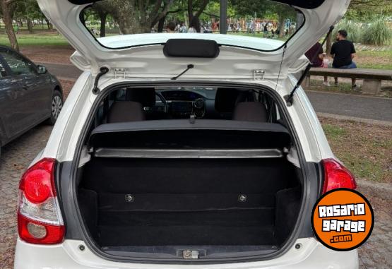 Autos - Toyota Etios 2016 Nafta 115000Km - En Venta