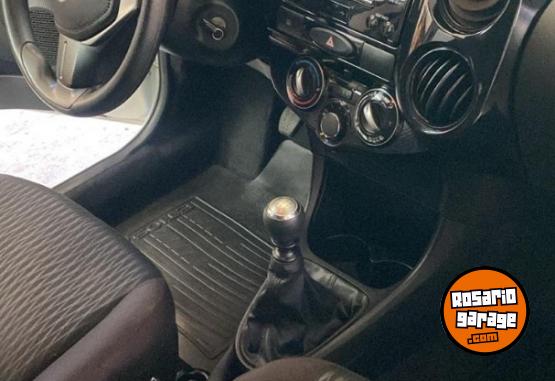 Autos - Toyota Etios 2019 Nafta 145000Km - En Venta